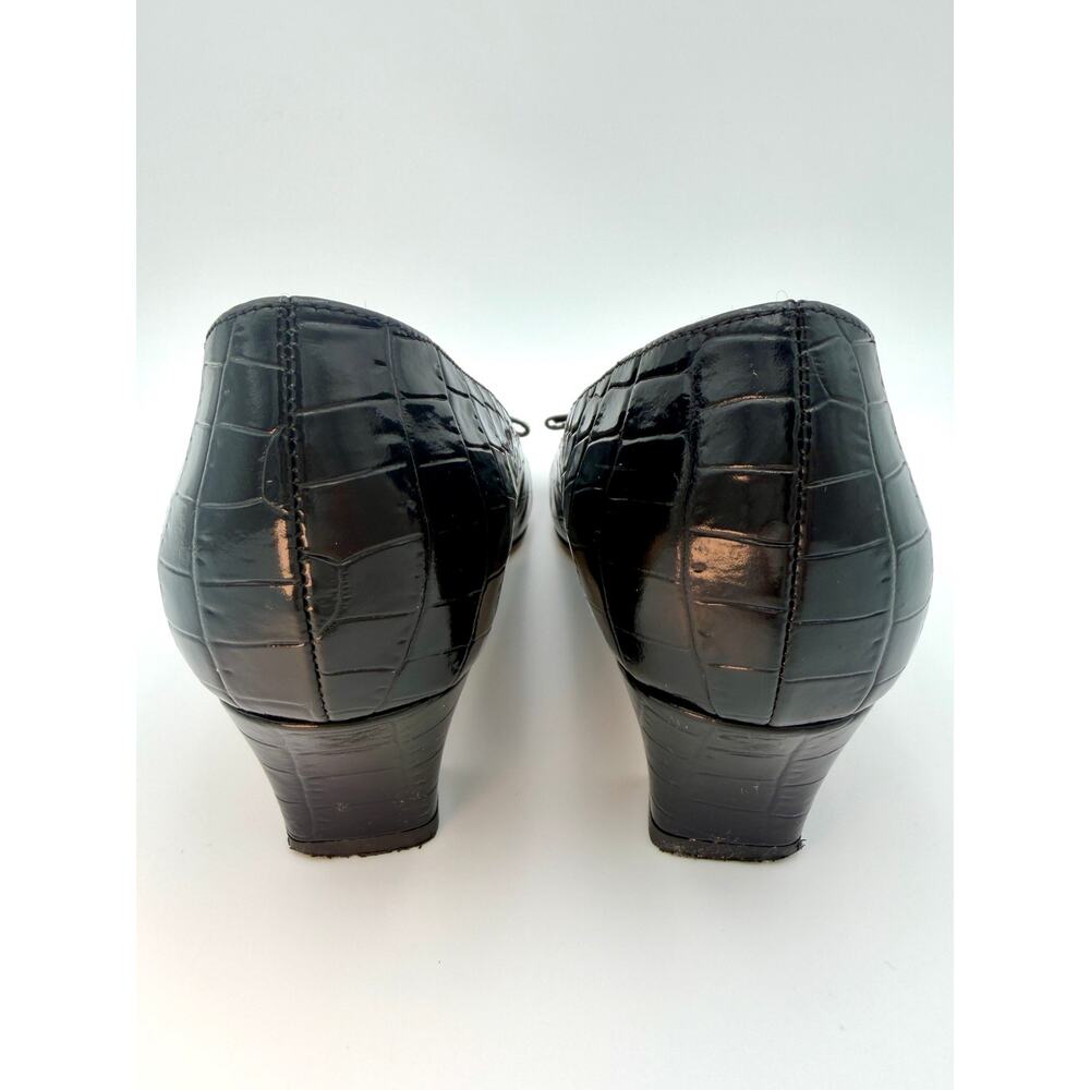 Valentino VLogo Mary Jane Pumps Embossed Black Leather Size 38 / 8 Bow Buckle - Picture 6 of 16
